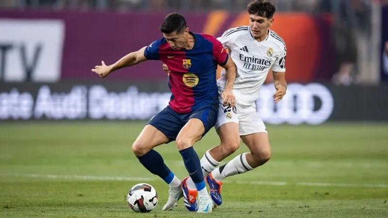 Real Madrid đấu với Barcelona 01