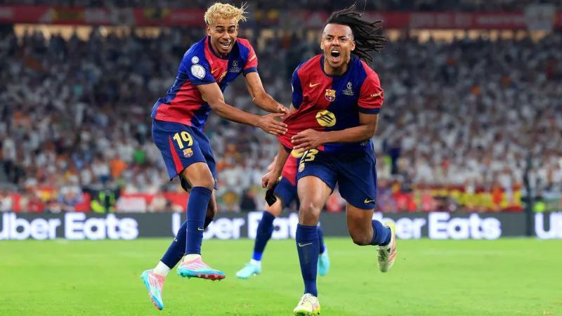 Phong độ, nhân sự và các điểm nóng trên sân