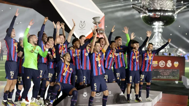 Bộ khung đội hình Barcelona vô địch La Liga